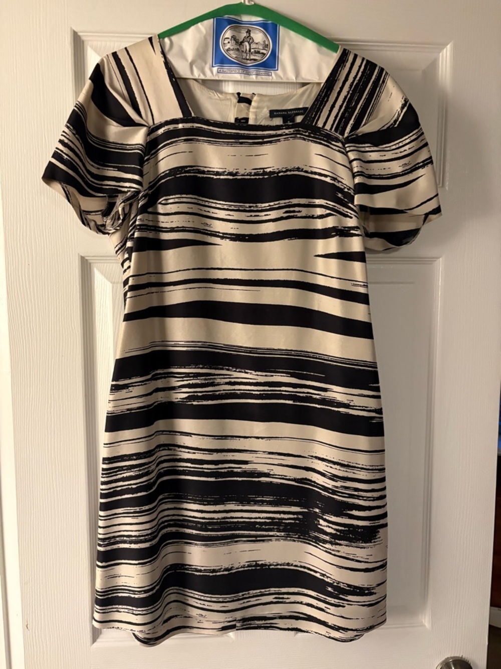 Banana Republic 100% Silk Shell Cream dress